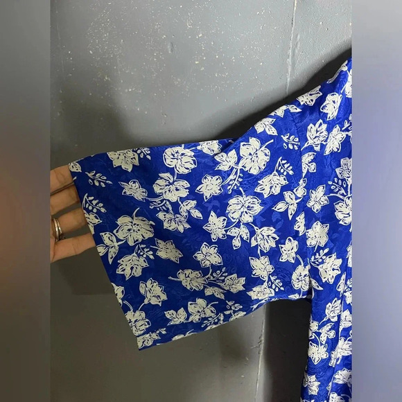 Victoria's Secret Gold Label Satin Long Button Down Shirt SZ. M/L Pearl Buttons - Picture 6 of 9